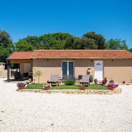 Old Oak Holiday House Villa Rovinj Exterior photo
