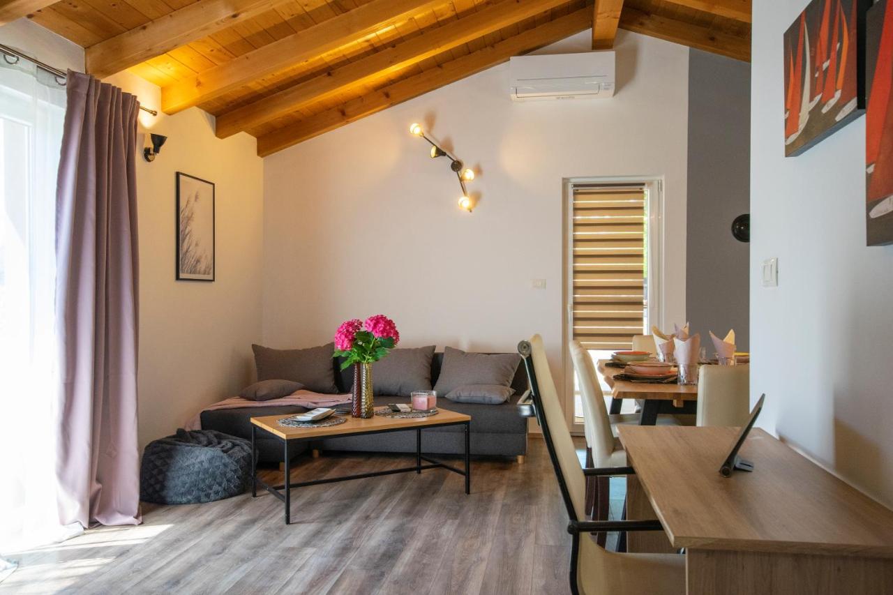 Old Oak Holiday House Villa Rovinj Exterior photo